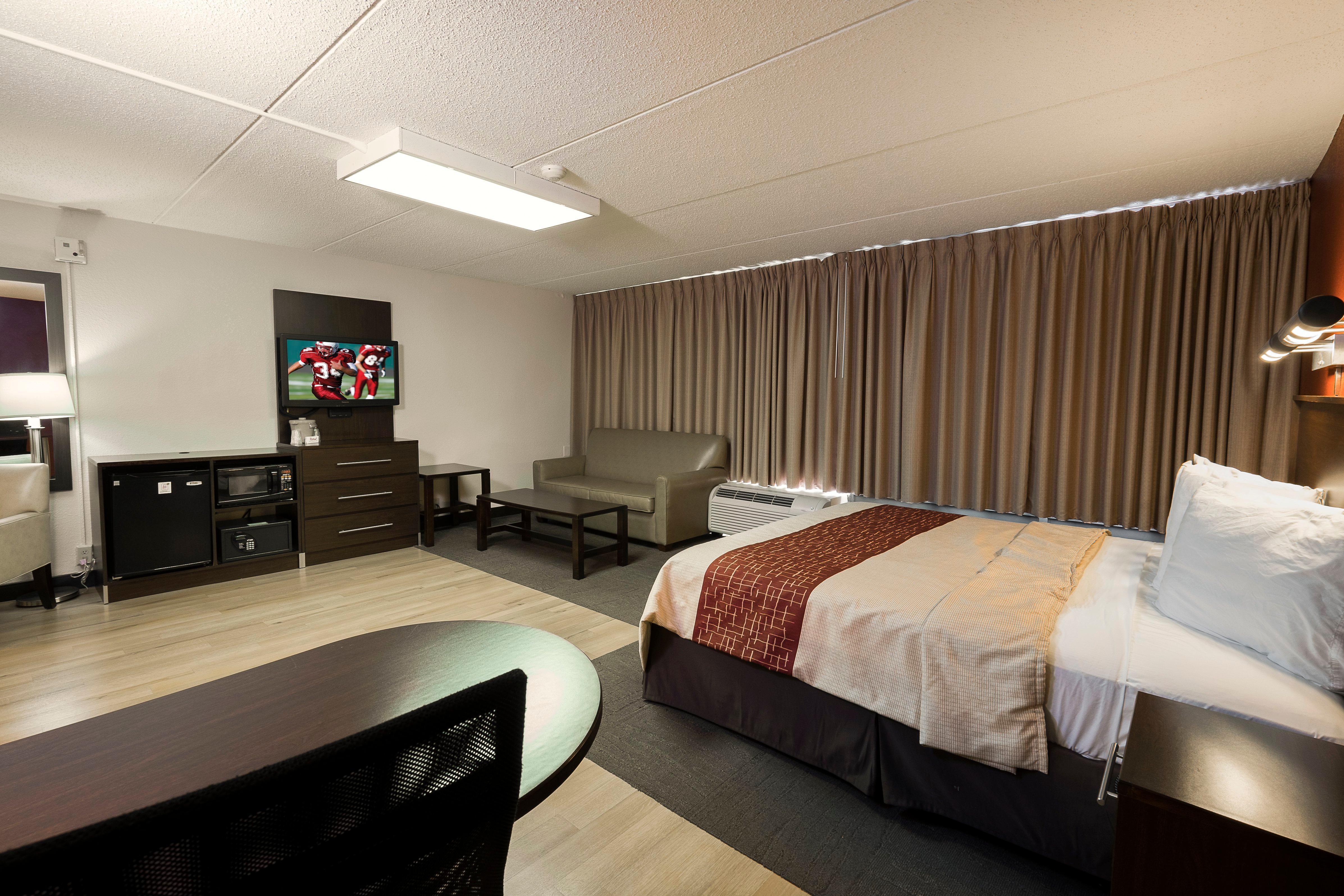 Red Roof Inn Plus+ Boston - Woburn/ Burlington Eksteriør billede