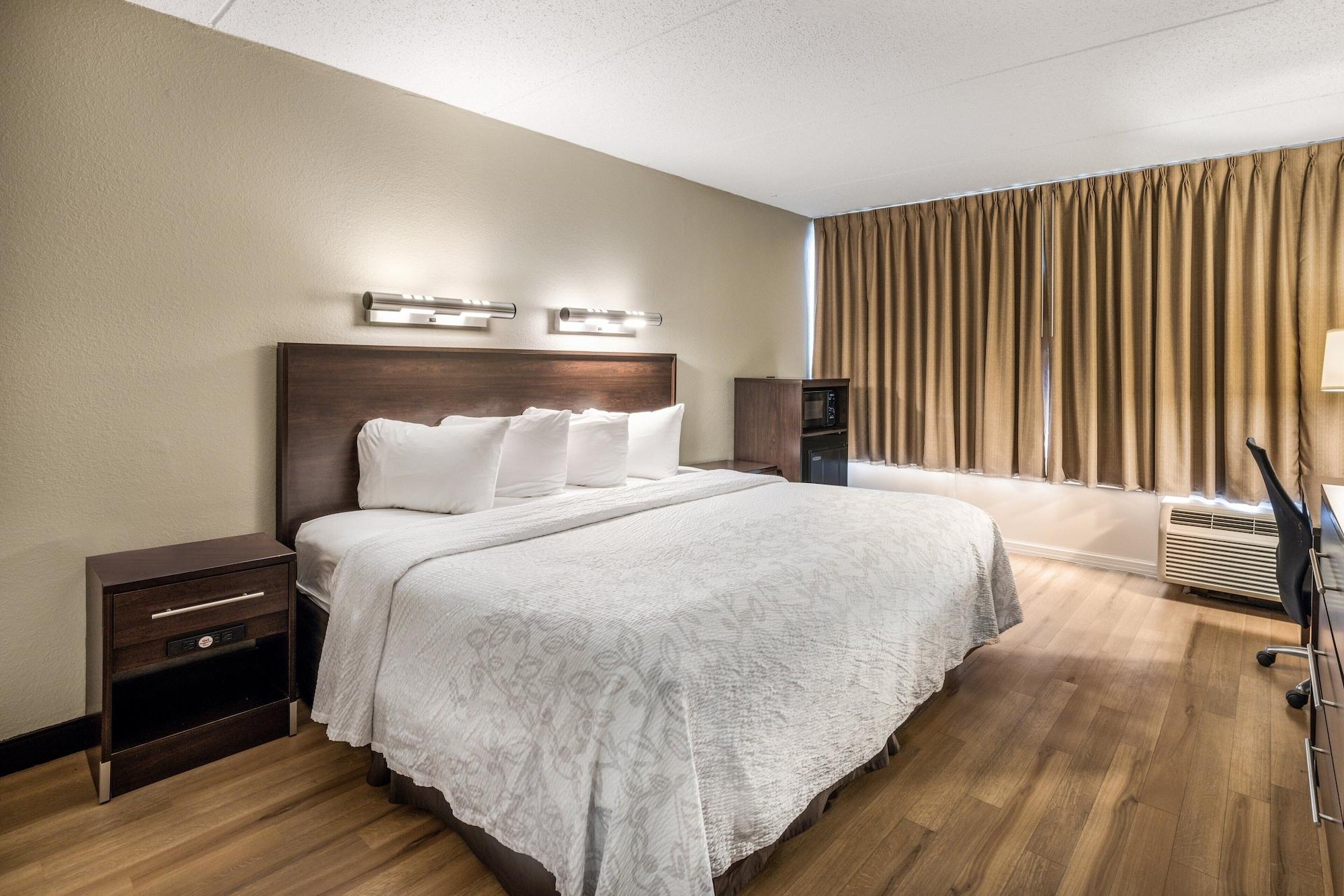 Red Roof Inn Plus+ Boston - Woburn/ Burlington Eksteriør billede